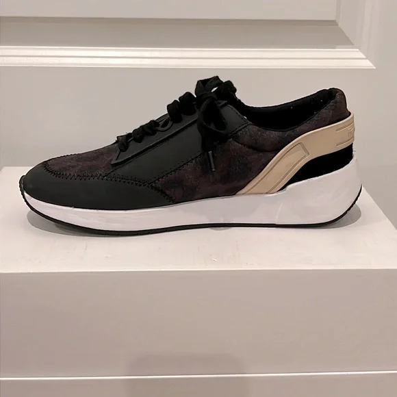 Franco Sarto Imperial Sneaker - Picture 3 of 10